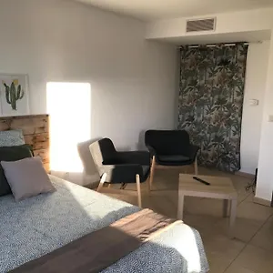 studio-benvengudo-port-appartement-et-parking.fr-provencehotel.com/